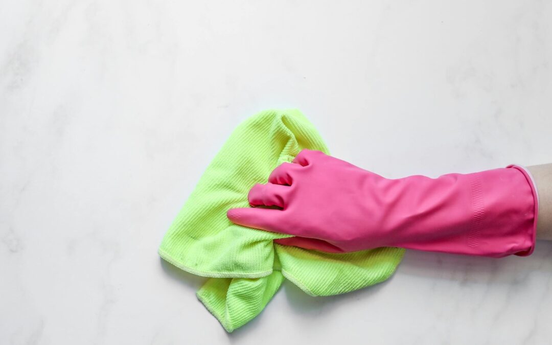 Hands cleaning with dust rag